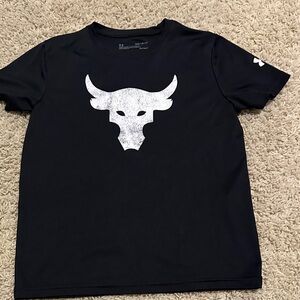Boys Under Armour T shirt - size small